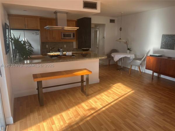 Pinetree Manor, 2858 Pine Tree Dr #8, Miami Beach, Florida 33140, image 1