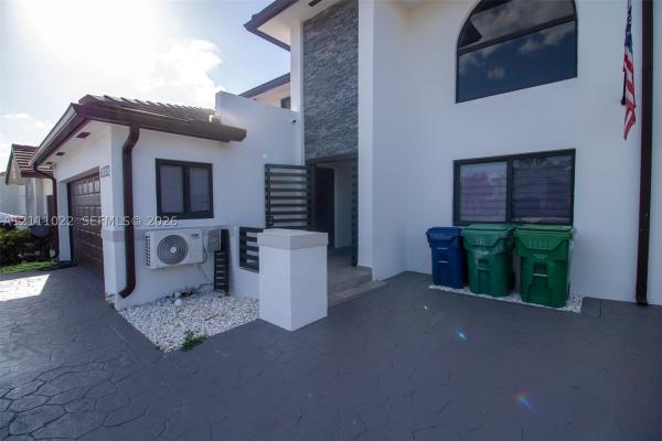 6332 SW 151st Pl, Unincorporated Dade County, Florida 33193, image 1
