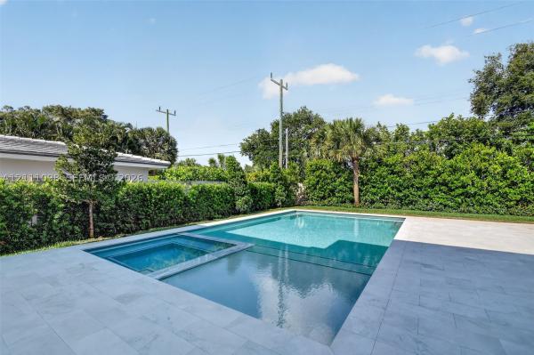 Lake Worth Town, 1017 S Palmway, Lake Worth Beach, Florida 33460, image 1