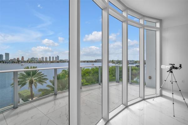The Reserve At Marina Palms, 17111 Biscayne Blvd #411, North Miami Beach, Florida 33160, image 1