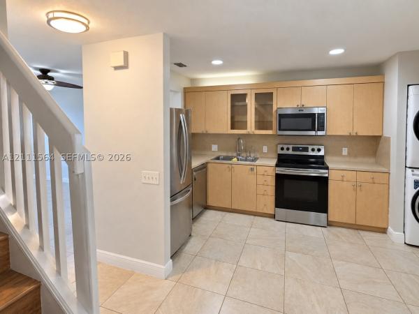 Las Palmas Townhomes At Pembroke Lakes South, 12025 S Las Palmas Dr, Pembroke Pines, Florida 33025, image 1