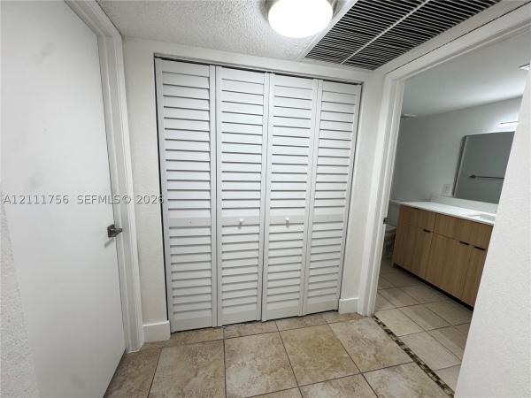 Doral, Florida 33166, image 1