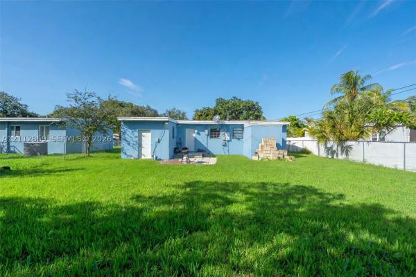 Lauderdale Manors, 1207 Chateau Park Dr, Fort Lauderdale, Florida 33311, image 1