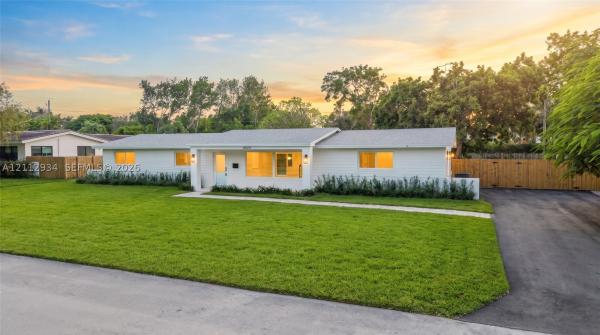 Mangowood, 14620 SW 83rd Ave, Palmetto Bay, Florida 33158, image 1