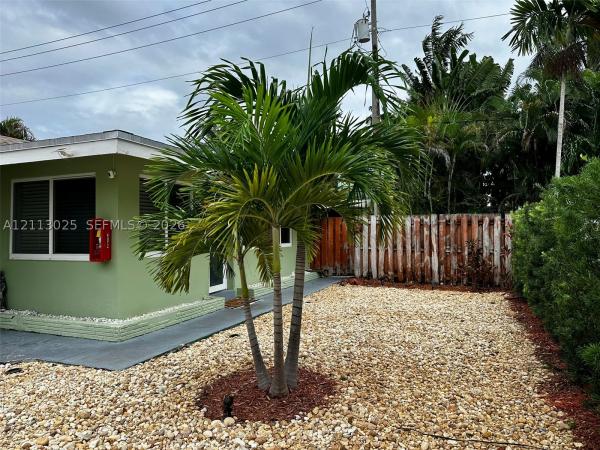 Poinsettia Heights, 1324 NE 16th Ave #1-5, Fort Lauderdale, Florida 33304, image 1