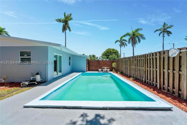 Playland Village, 5621 SW 38th Ct, Davie, Florida 33314, image 1