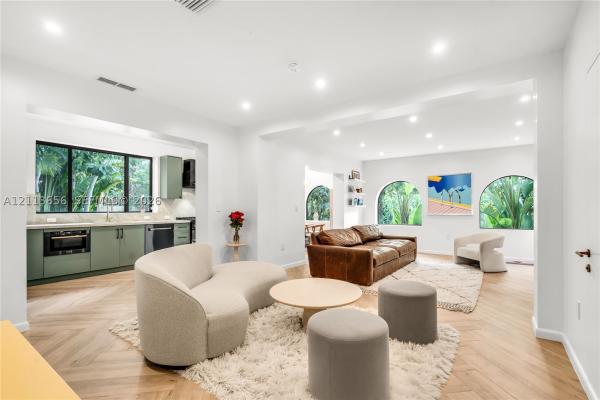 Isle Of Normandy Trouville, 1656 Biarritz Dr, Miami Beach, Florida 33141, image 1