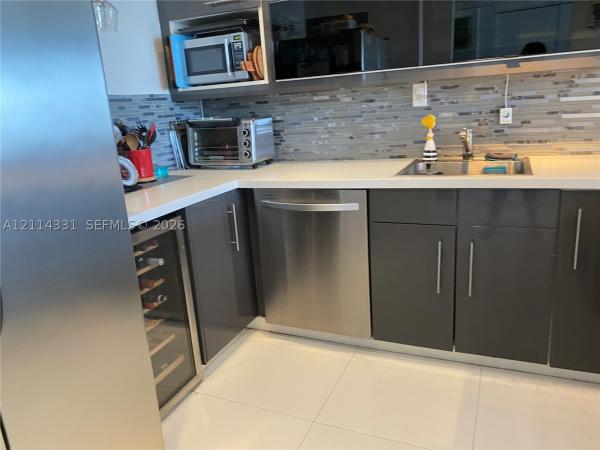 Stanton House, 6900 Bay Dr #10E, Miami Beach, Florida 33141, image 1