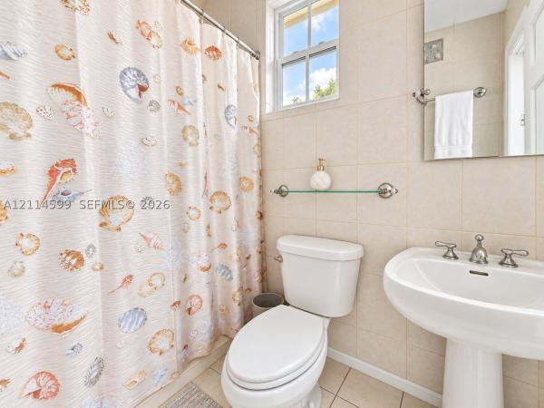 Palm Springs, 464 W 46th Pl, Hialeah, Florida 33012, image 1