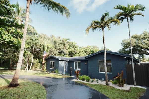 Sunny Acres, 801 NE 144th St, North Miami, Florida 33161, image 1