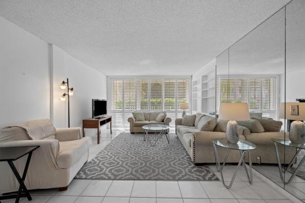 Peruvian Terrace, 401 Peruvian Ave #1010, Palm Beach, Florida 33480, image 2