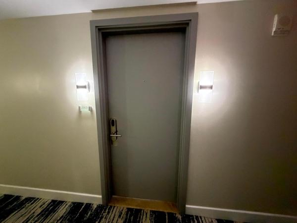 Marenas Resort, 18683 Collins Ave #2303, Sunny Isles Beach, Florida 33160, image 2
