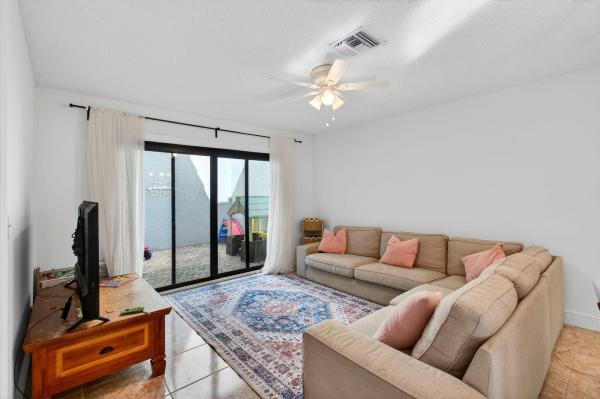 Pineapple Walk, 22380 Pineapple Walk, Boca Raton, Florida 33433, image 1