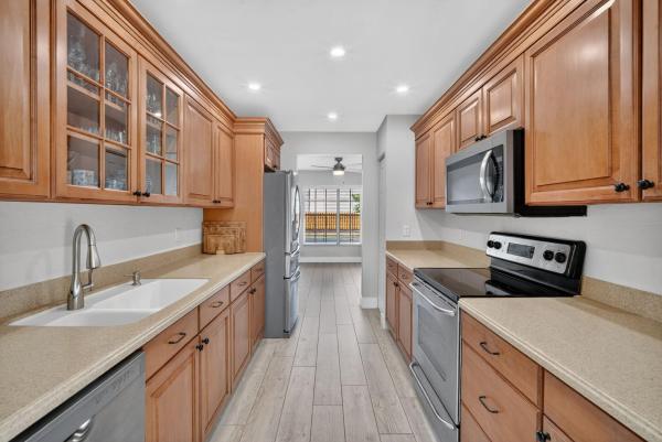 Meadow Lakes At Hillsboro Country Club, 10210 Breezeway Pl, Boca Raton, Florida 33428, image 1