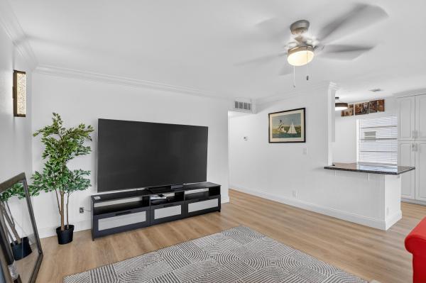 944 Normandy T, Delray Beach, Florida 33484, image 2