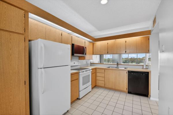 Whitehall Village, 2421 Vlg, West Palm Beach, Florida 33409, image 1