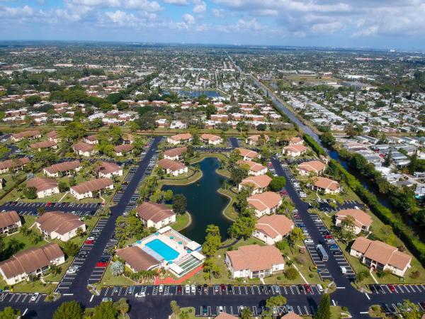 Pine Ridge South 3, 317 Knotty Pne #C2, Greenacres, Florida 33463, image 1