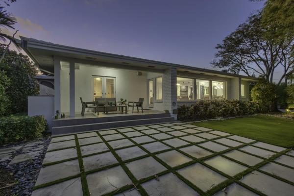 Lake Worth Town, 610 N Lakeside, Lake Worth Beach, Florida 33460, image 1