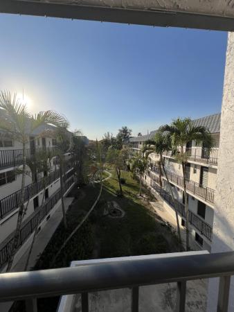 The Lakes Of Inverrary, 3330 Spanish Moss Ter #406, Lauderhill, Florida 33319, image 2