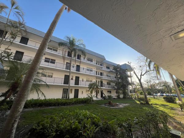 The Lakes Of Inverrary, 3330 Spanish Moss #406, Lauderhill, Florida 33319, image 1
