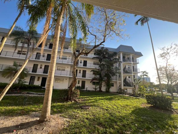 The Lakes Of Inverrary, 3330 Spanish Moss #406, Lauderhill, Florida 33319, image 1