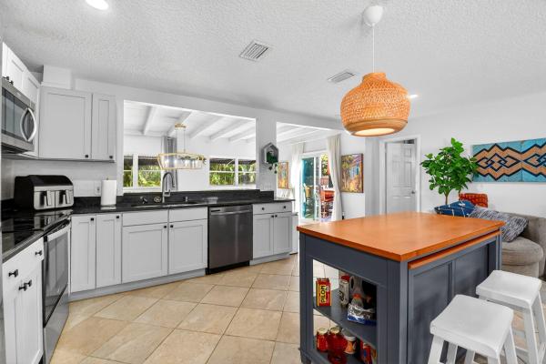 Palm Springs Village, 320 Riverdale Rd, Palm Springs, Florida 33461, image 1