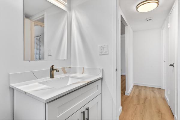 Horizon House, 2555 NE 11th St #202, Fort Lauderdale, Florida 33304, image 2