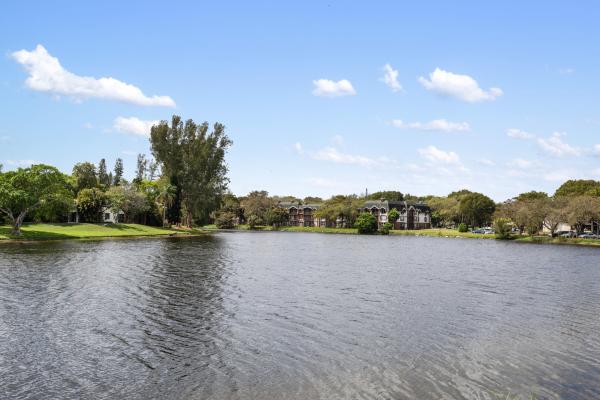 International Village At Inverrary, 3710 Inverrary #2g, Lauderhill, Florida 33319, image 1