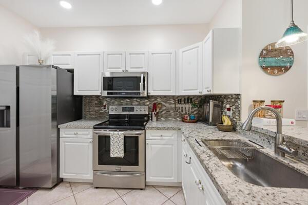 Old Florida Bungalows, 824 SE 4th Ct, Deerfield Beach, Florida 33441, image 1