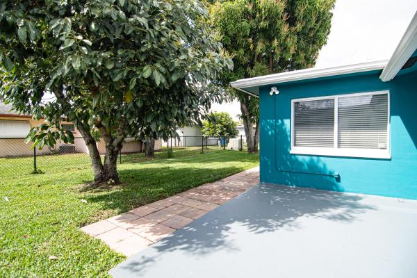 Mainlands Of Tamarac Lakes, 5711 NW 48th Ave, Tamarac, Florida 33319, image 3