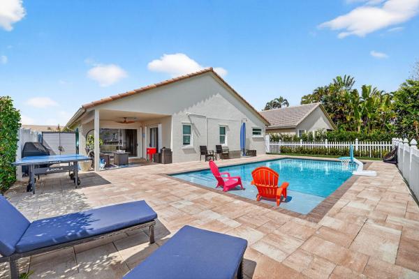 The Estates Of Windchime Lakes, 6200 Windlass Cir, Boynton Beach, Florida 33472, image 1