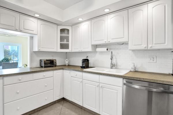 Fairways Riviera, 200 Diplomat Pkwy #326, Hallandale Beach, Florida 33009, image 3