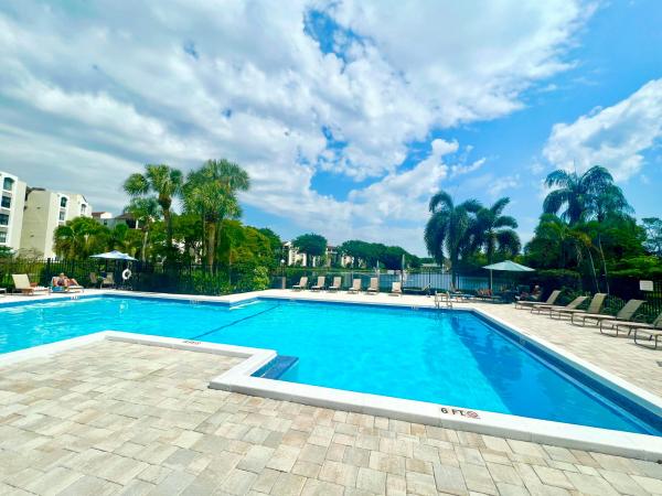 Lakeside At Delray, 2025 Lavers Cir #D107, Delray Beach, Florida 33444, image 3