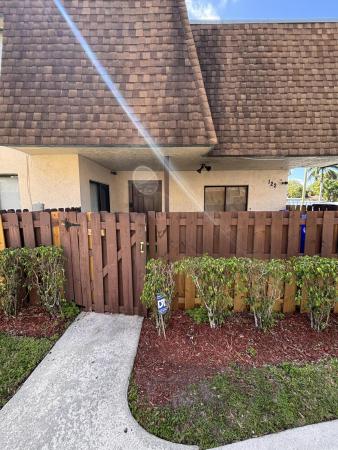 Le Clos Townhomes, 122 San Remo Blvd, North Lauderdale, Florida 33068, image 2