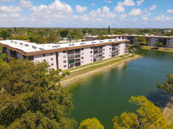 Lakes Of Carriage Hills, 4940 E Sabal Palm Blvd #108, Tamarac, Florida 33319, image 1