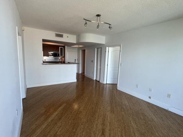 The Cosmopolitan Residences On South Beach, 110 Washington Ave #1717, Miami Beach, Florida 33139, image 1