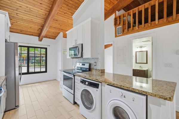Cedarwoods At Pembroke Lakes, 10121 Acorn Ln, Pembroke Pines, Florida 33026, image 2