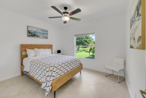 Sugar Pond Manor, 1935 Primrose Ln, Wellington, Florida 33414, image 2