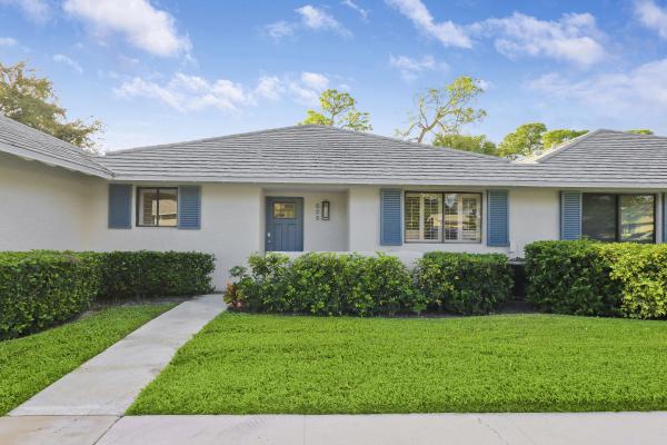 Club Cottages, 523 Club Dr, Palm Beach Gardens, Florida 33418, image 3