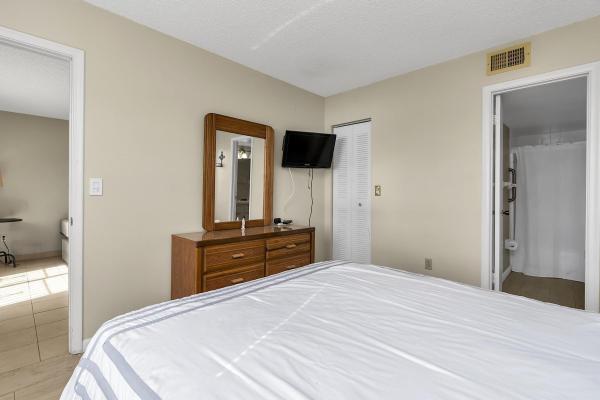 Lago Grande, 6715 W 26th Dr #101-6, Hialeah, Florida 33016, image 1
