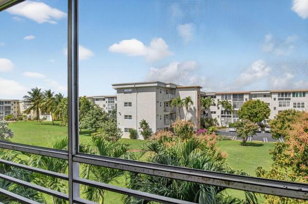 Village Royale Evergreen, 2615 NE 1st Ct #312, Boynton Beach, Florida 33435, image 1