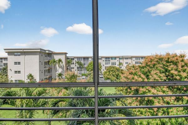 Village Royale Evergreen, 2615 NE 1st Ct #312, Boynton Beach, Florida 33435, image 3