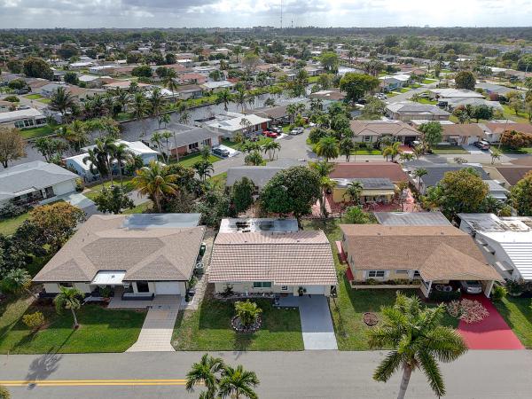 Mainlands Of Tamarac Lakes, 4708 NW 49th Dr, Tamarac, Florida 33319, image 3