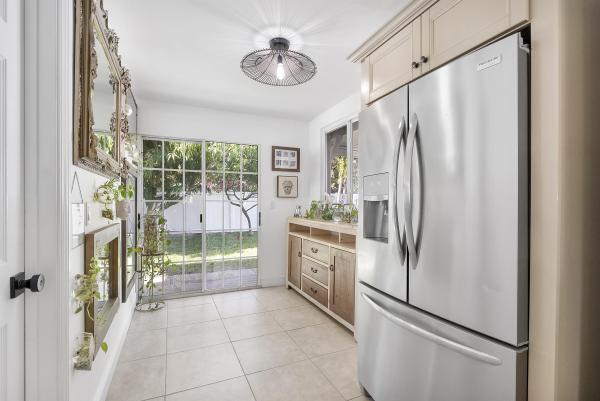 Coral Manor, 101 SE 13th St, Deerfield Beach, Florida 33441, image 1