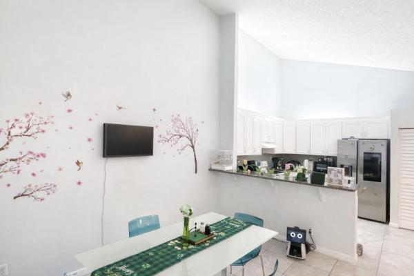 Westchester Townhouses, 4373 Woodstock Dr #D, West Palm Beach, Florida 33409, image 2
