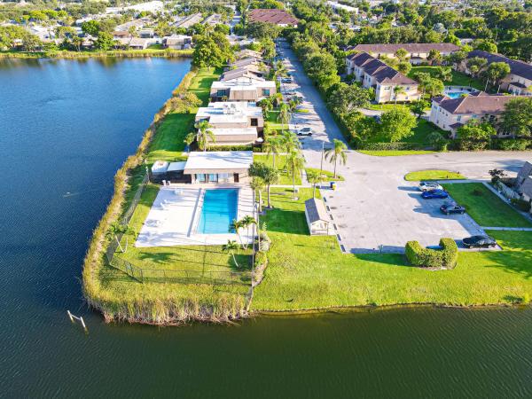 Waterview Estates, 4702 Waterview Cir, Palm Springs, Florida 33461, image 2