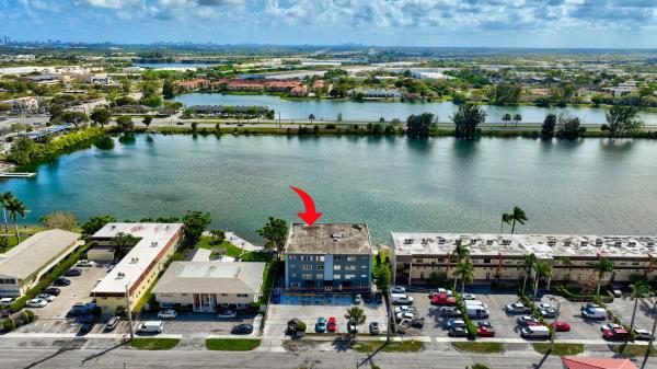 Sommerset, 1060 Crystal Lake Dr #203, Deerfield Beach, Florida 33064, image 3