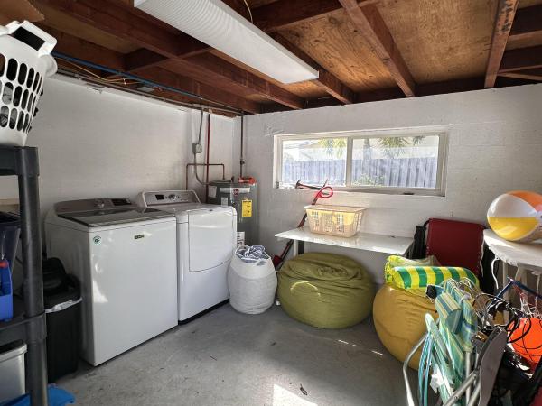 Sunset Manors, 525 NE 27th St, Wilton Manors, Florida 33334, image 1