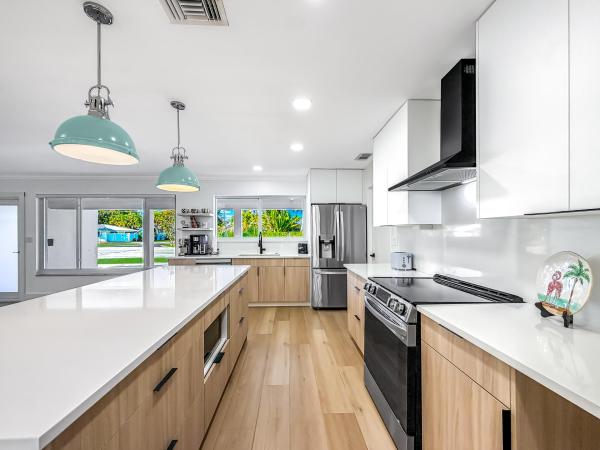 Boca Raton Square, 1098 W Camino Real, Boca Raton, Florida 33486, image 1