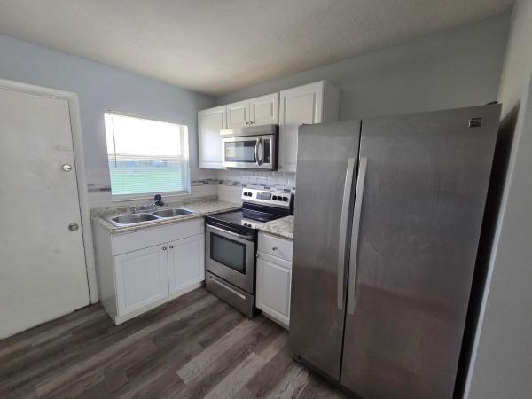 Lakewood Park, 5006 Sanibel Ave, Fort Pierce, Florida 34951, image 3